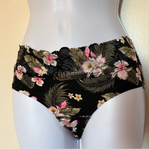 PINK Victoria's Secret Floral Lace Hipster Briefs in Black and Pink